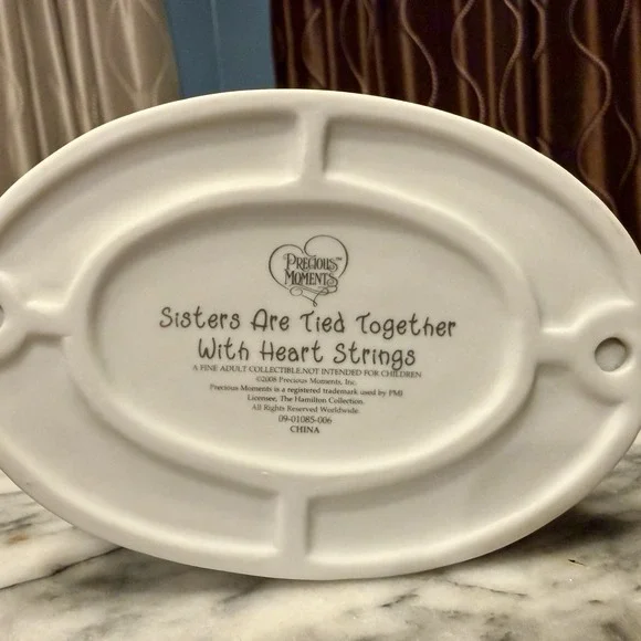 Precious Moments Sisters Are Tied Together With Heart Strings 2008 Wedding Bride - Picture 8 of 9